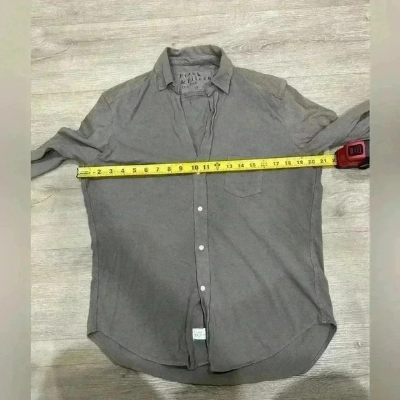 FRANK & EILEEN teelab Button Down - Picture 5 of 10